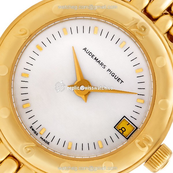 Audemars Piguet c--69239 Classic Quartz Female 18k yellow gold Replica