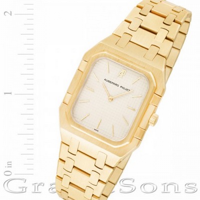 Audemars Piguet Rectangular Royal Oak Quartz Male 18k yellow gold Replica Watches
