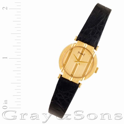 Piaget 8243 Polo Quartz Female 18k yellow gold Replica Watches